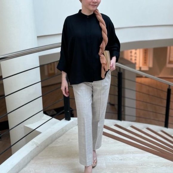 Uniqlo - NWOT Sleeve Blouse - Picture 4 of 4